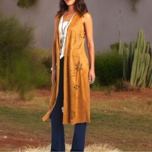 EUC Ariat Magdalena Western Style Perforated Suede Vest Duster in Tan Med/Lg
